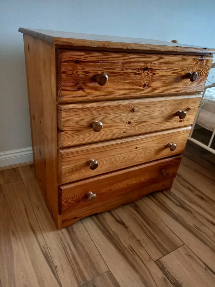Solid pine chest of drawers - Image 1