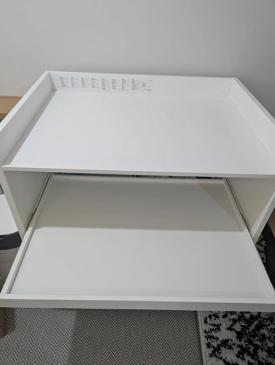 Changing table - Image 3