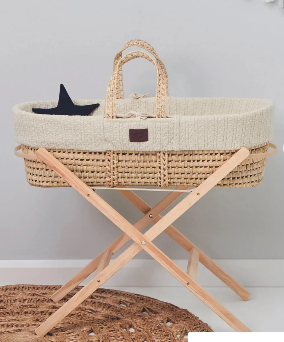 Little Green Sheep Moses basket & Stand