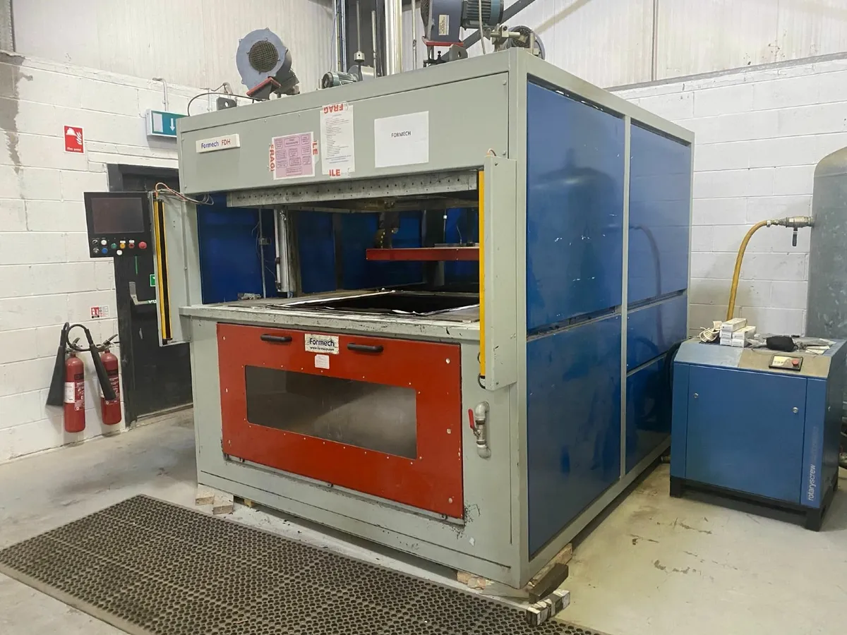 Formech Moulding Vacuum Forming Machine