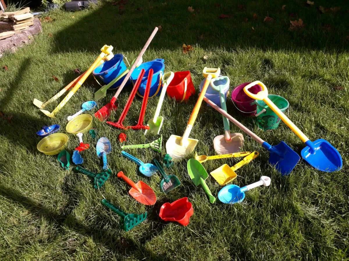 Beach Buckets and Spades - Image 1