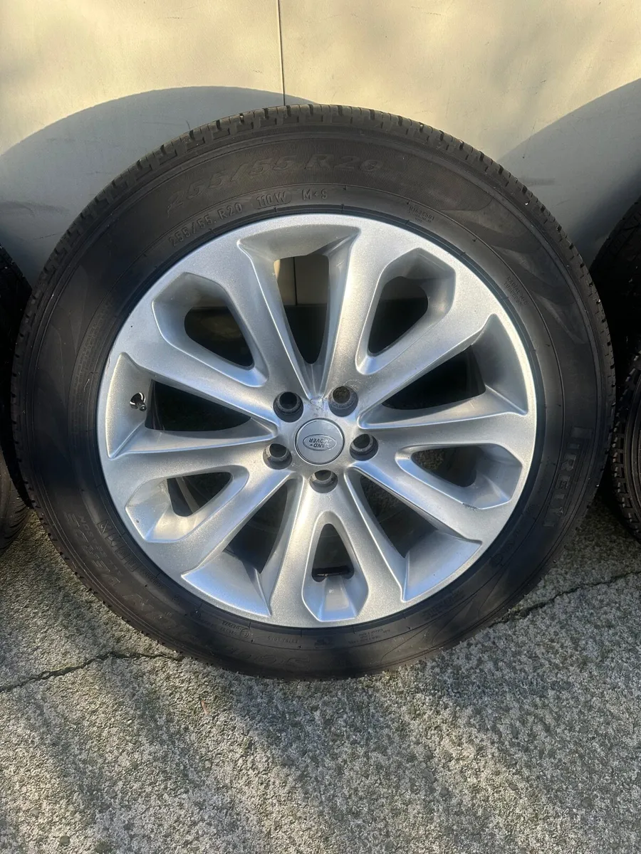 20" Range Rover Alloys with Pirelli tyres - Image 2
