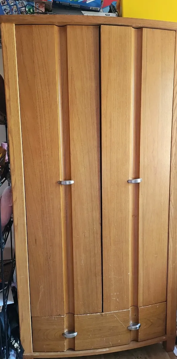 2 lockers 2 wardrobes