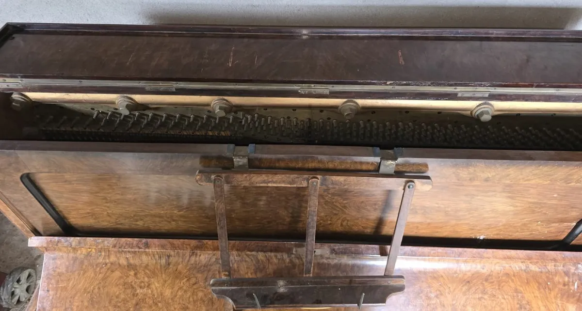 Bigott & Co. Piano. 2nd hand. Used. - Image 2