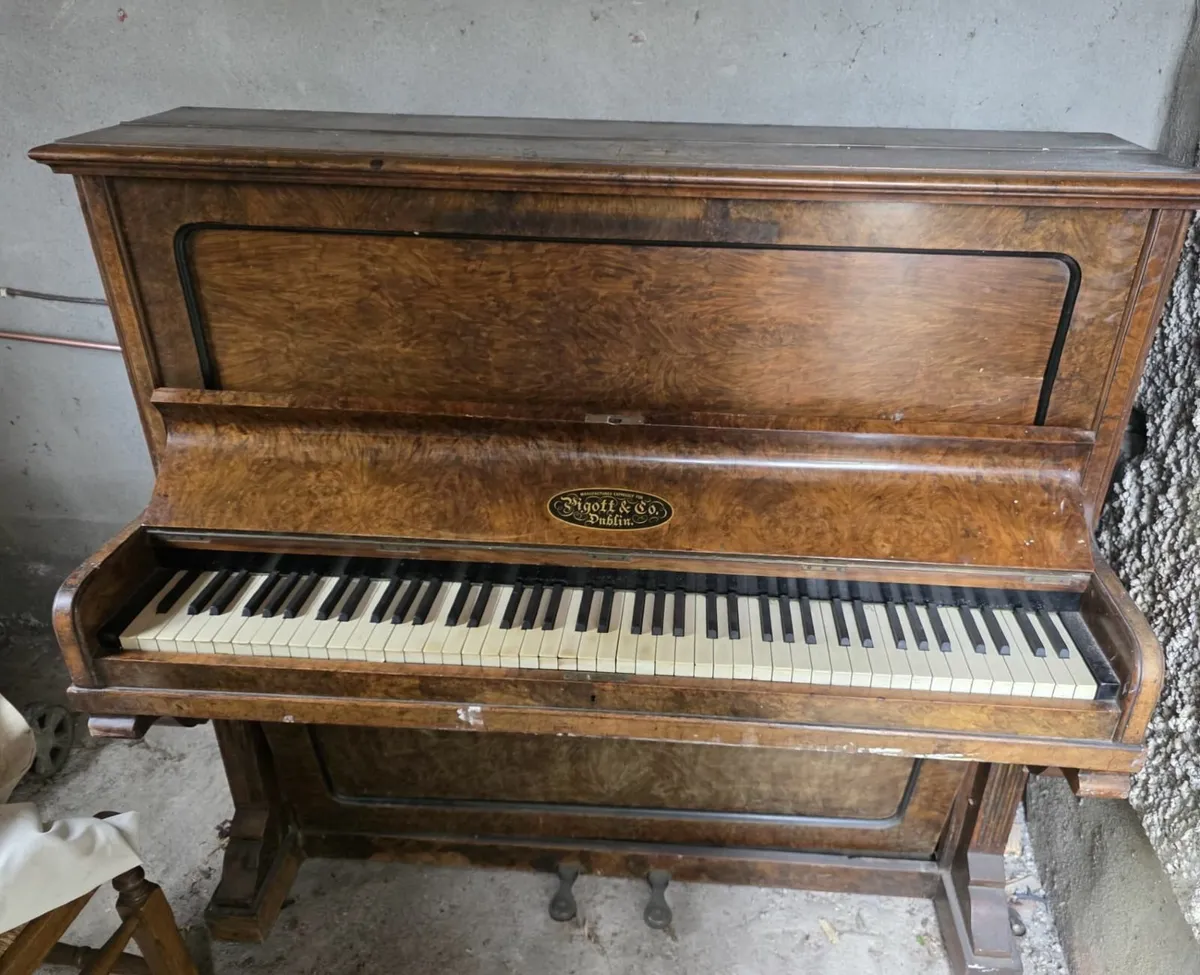 Bigott & Co. Piano. 2nd hand. Used. - Image 1