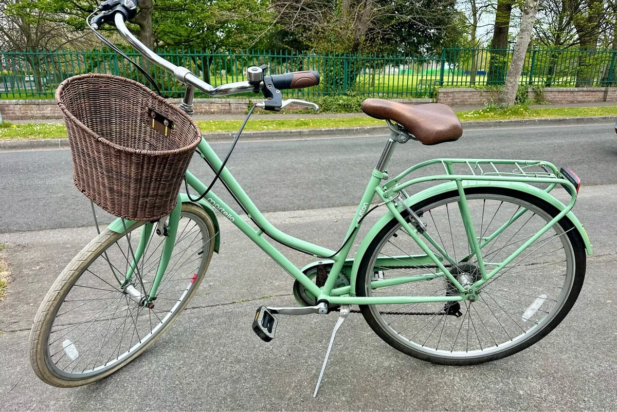 ladies city bicycle with basket - Image 1