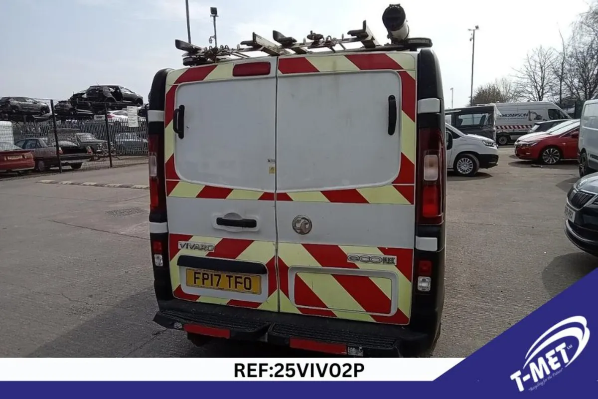 2017 VAUXHALL VIVARO BREAKING FOR PARTS - Image 2