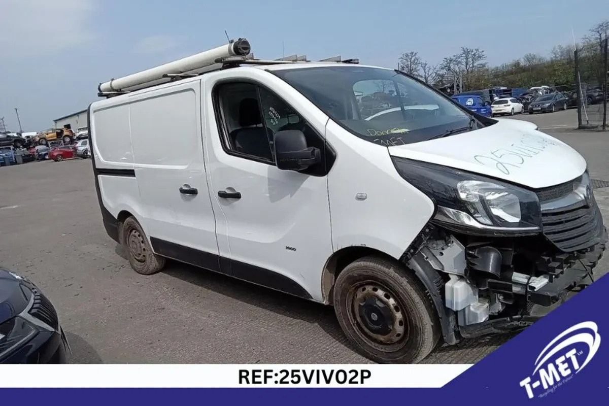2017 VAUXHALL VIVARO BREAKING FOR PARTS - Image 4