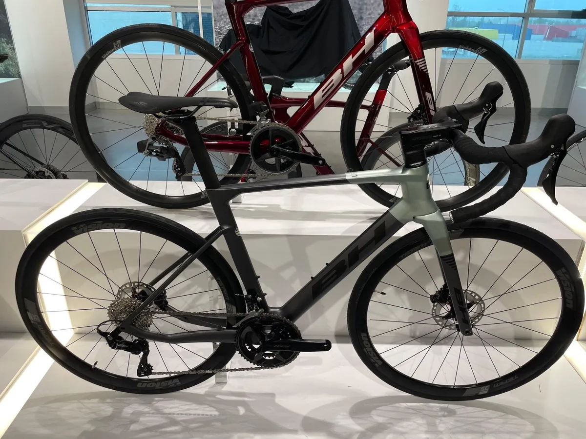 Free Delivery - BH RS1 3.0 Aero Road Bike - Image 2
