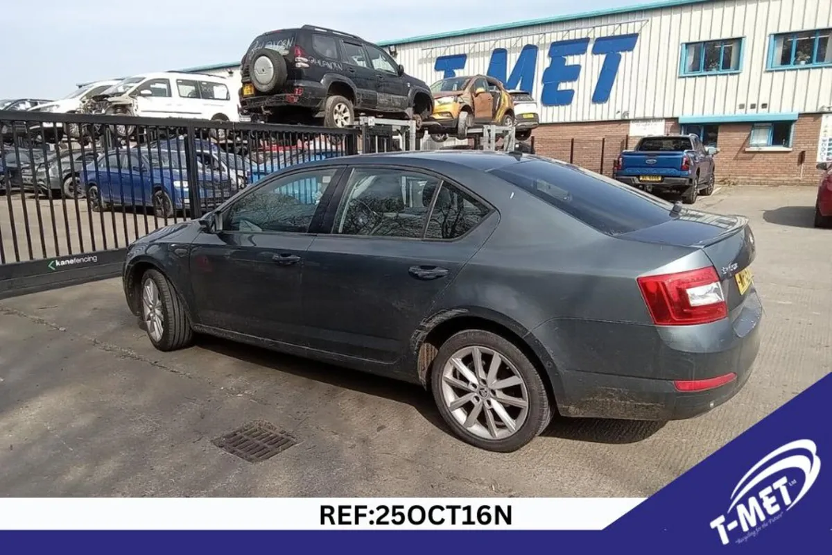 2015 SKODA OCTAVIA BREAKING FOR PARTS - Image 4