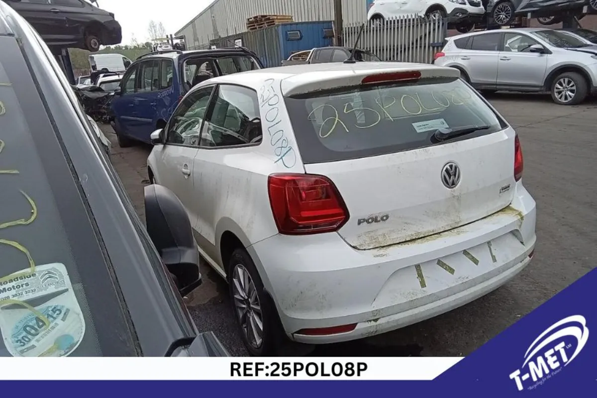 2014 VOLKSWAGEN POLO BREAKING FOR PARTS - Image 2