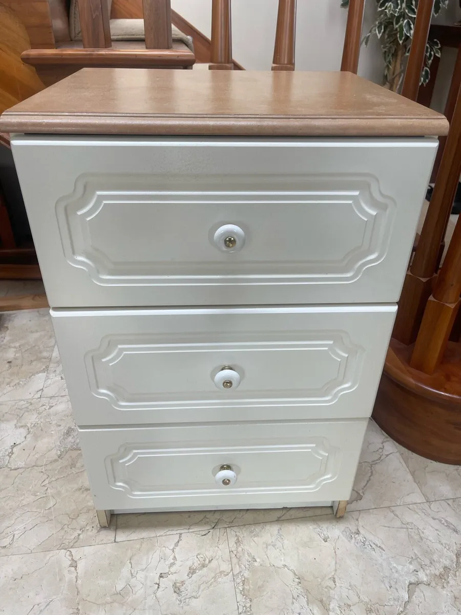 Low Sized White Chest of 3 Drawers - Cabinet - Image 1