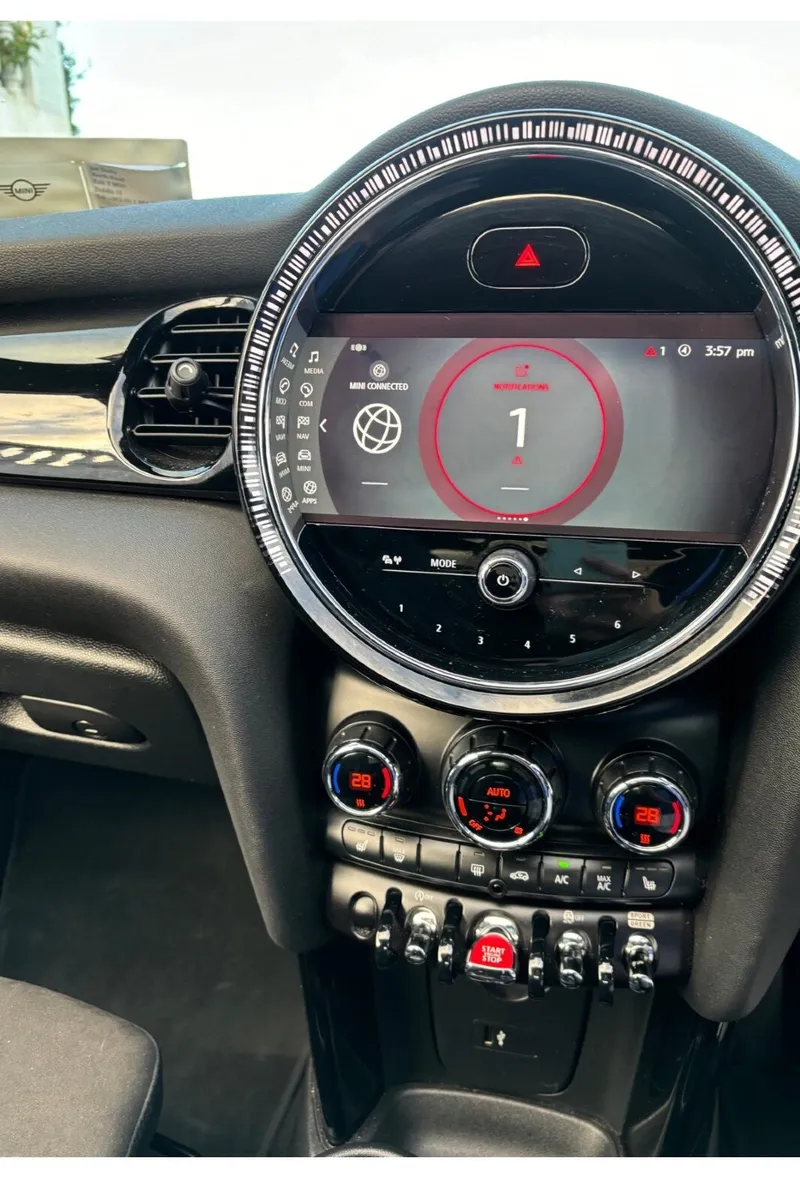 Mini Cooper 2022 - Image 3