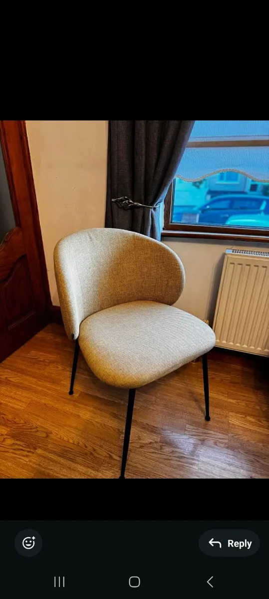 Kitchen Table and chairs - Image 4