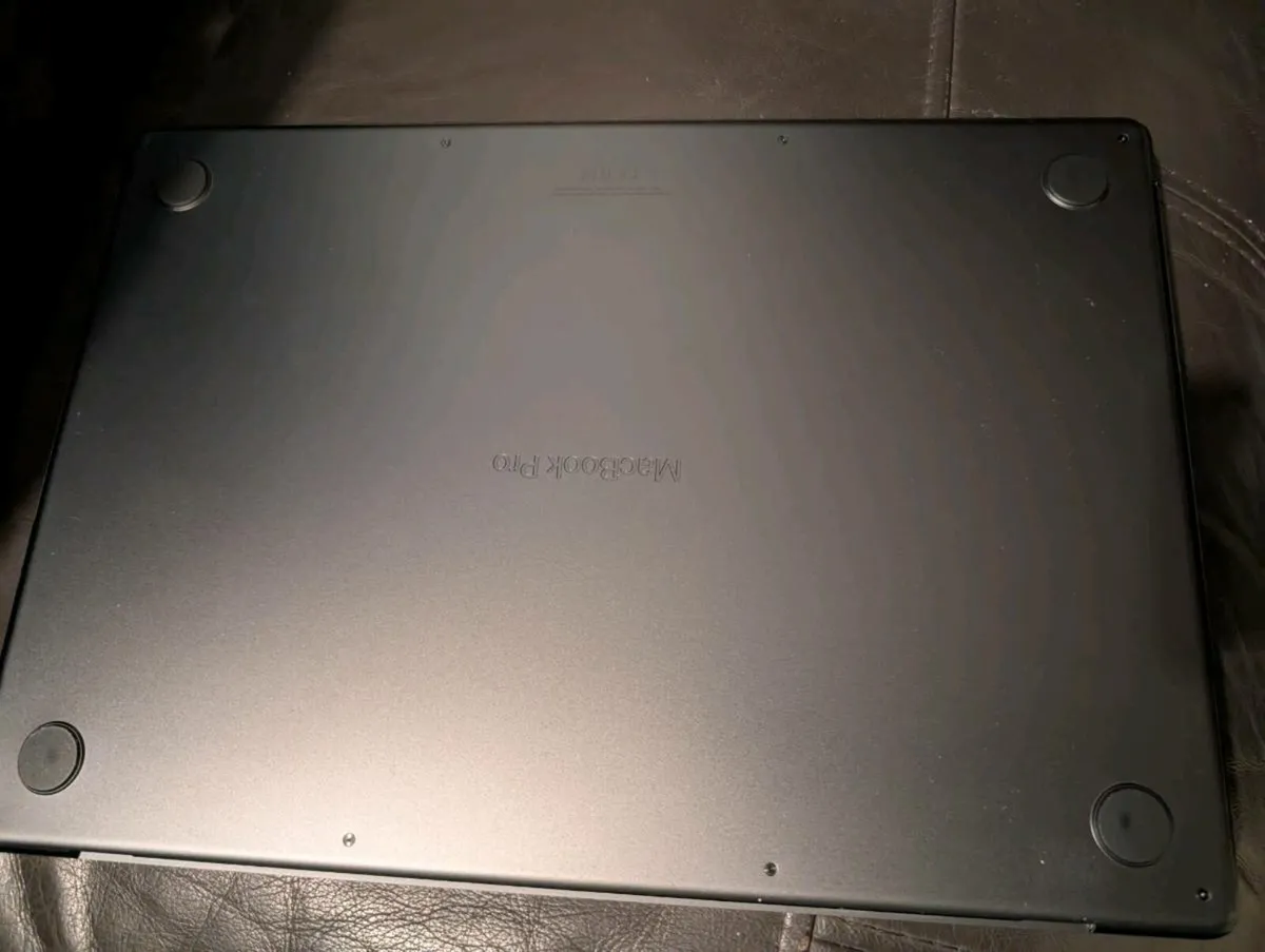 MacBook Pro M3 - Image 2