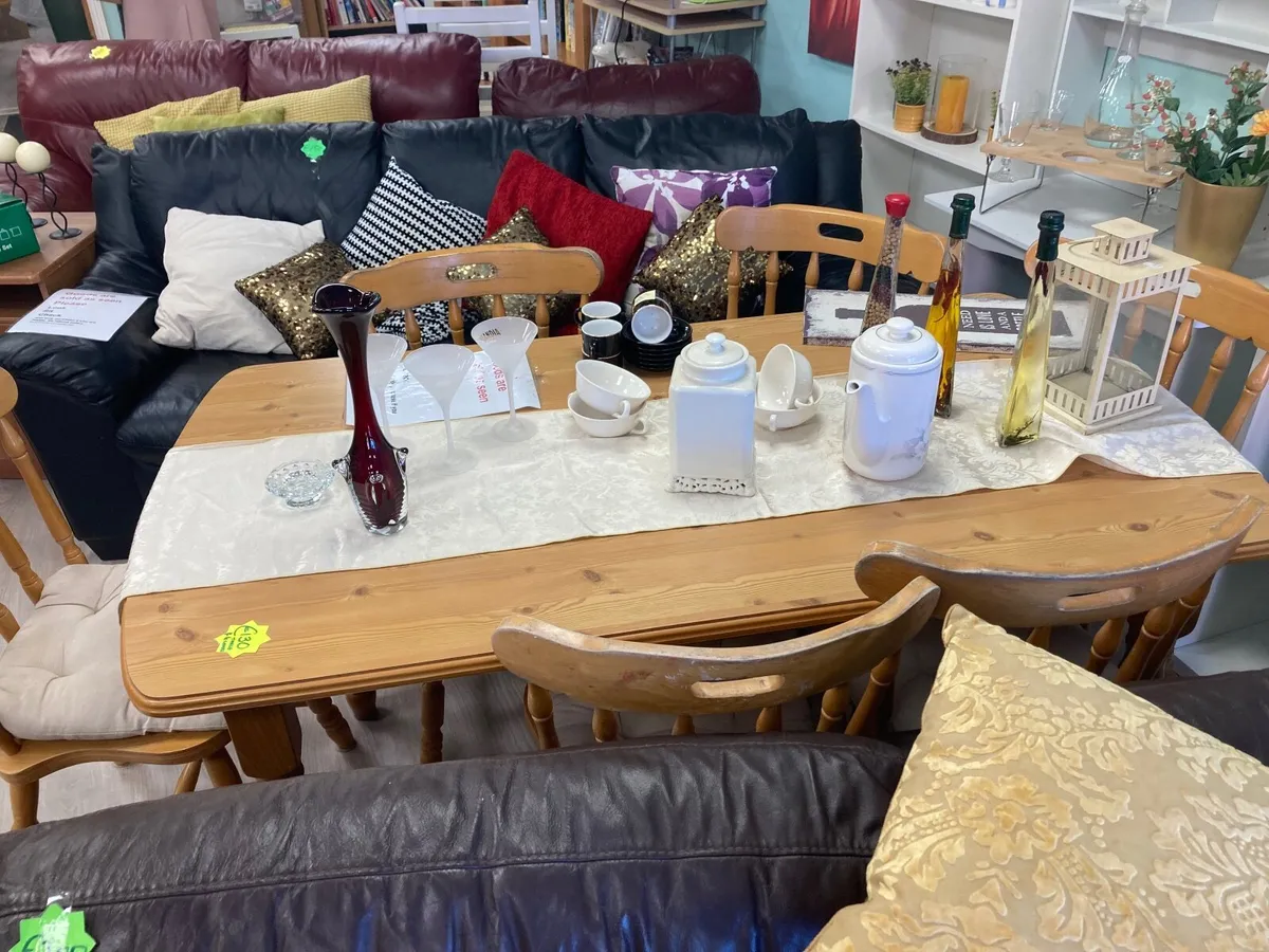 Dining table including six chairs - Image 2
