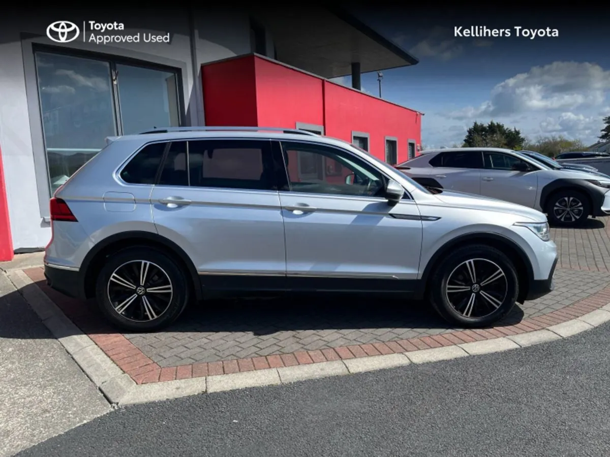 Volkswagen Tiguan Life 2.0 TDI D7F 150HP 5 5DR Au - Image 3