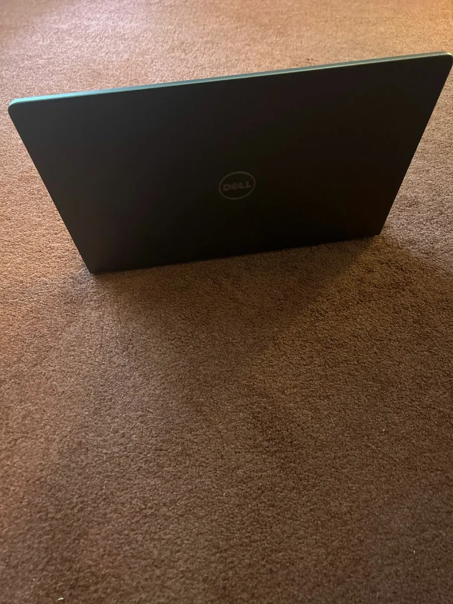 Dell Vostro 15 5568 - Image 1