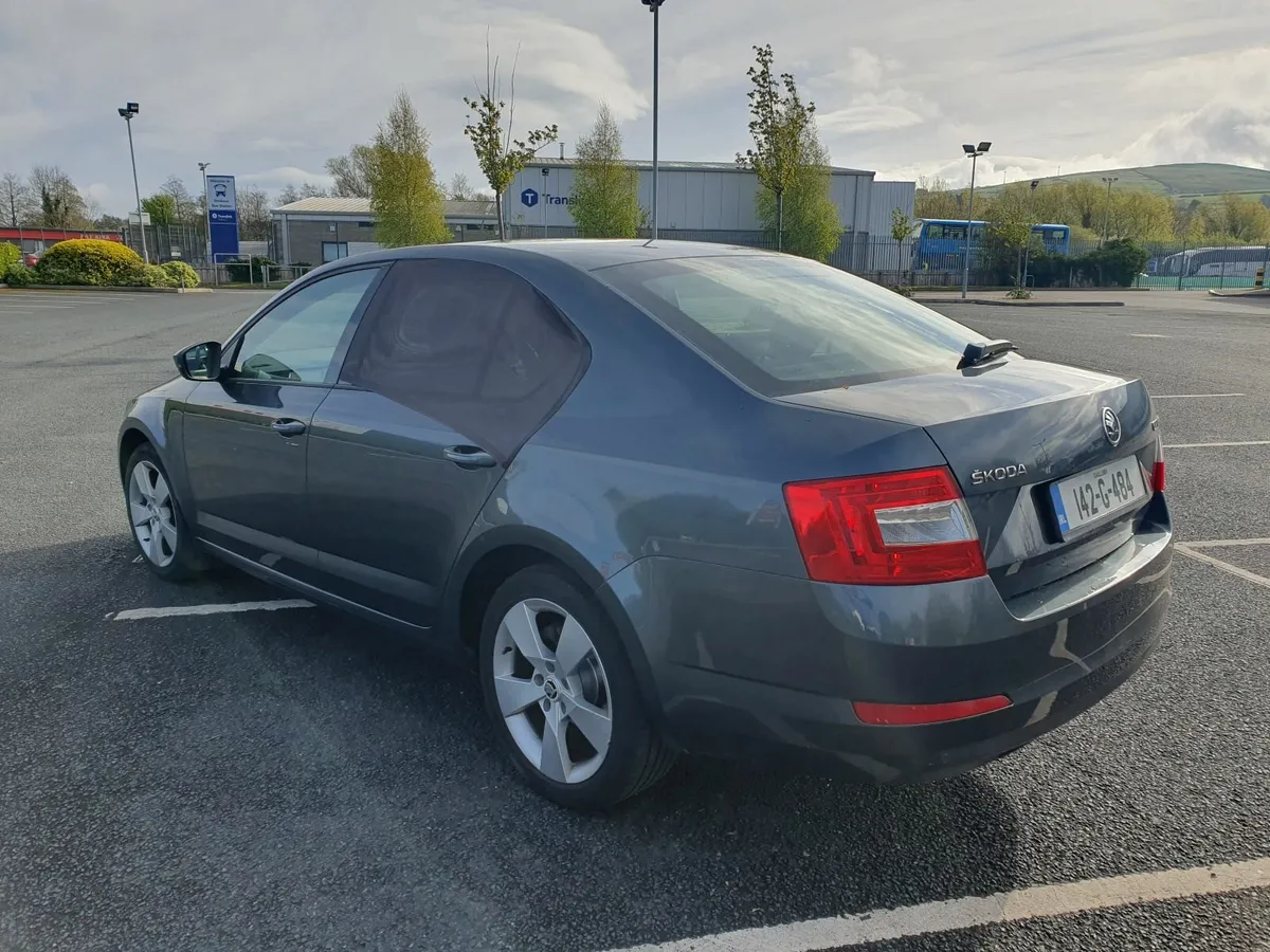 Skoda Octavia 2014 - Automatic - Image 2