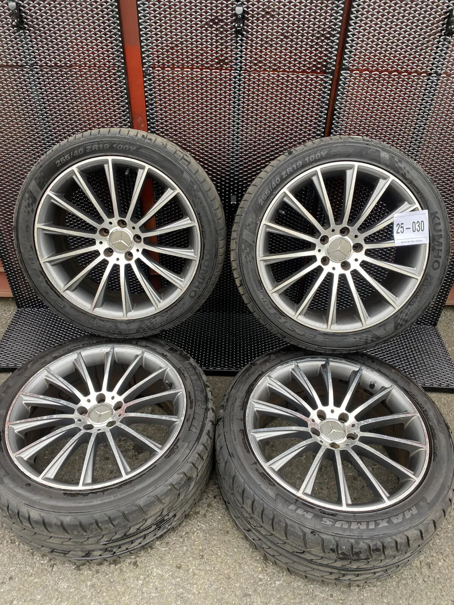 Mercedes 19 inch  alloy  wheels REF 25-030 - Image 1