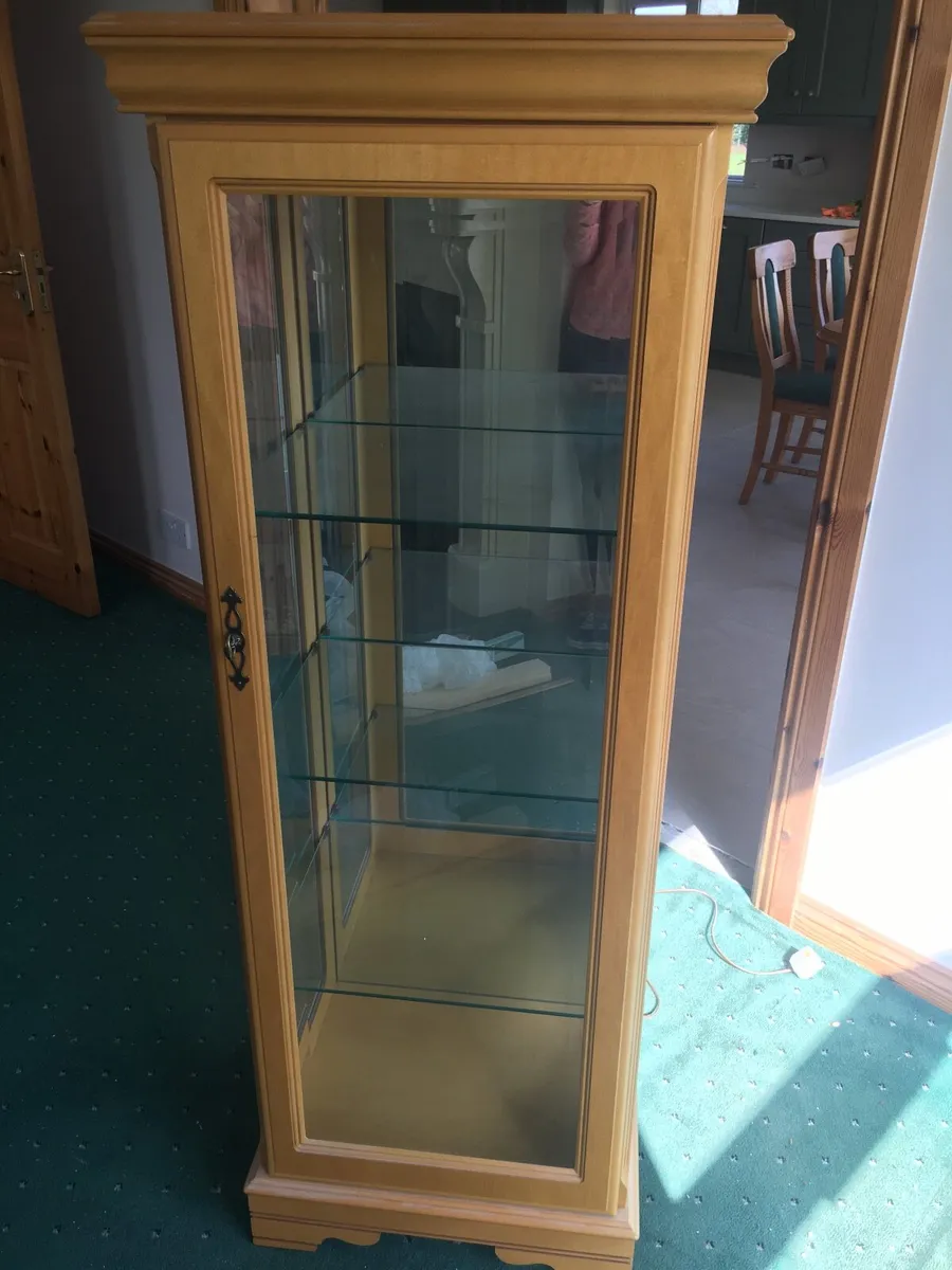 Display cabinet