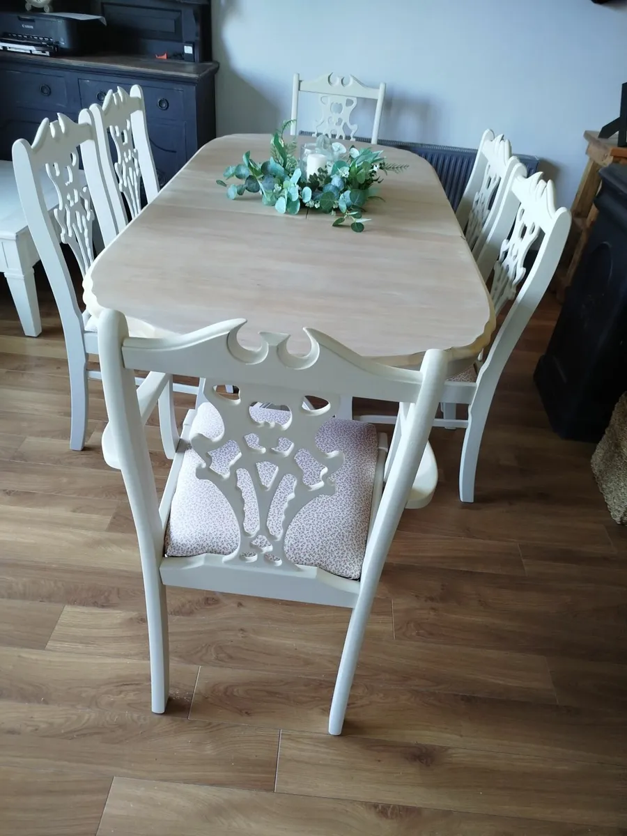 Table and 6 chairs - Image 2