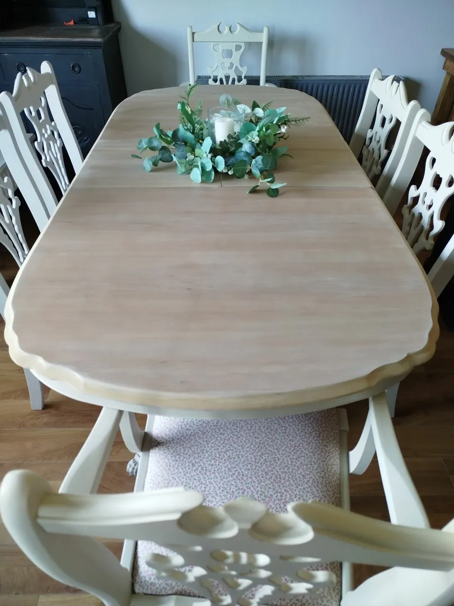 Table and 6 chairs - Image 4