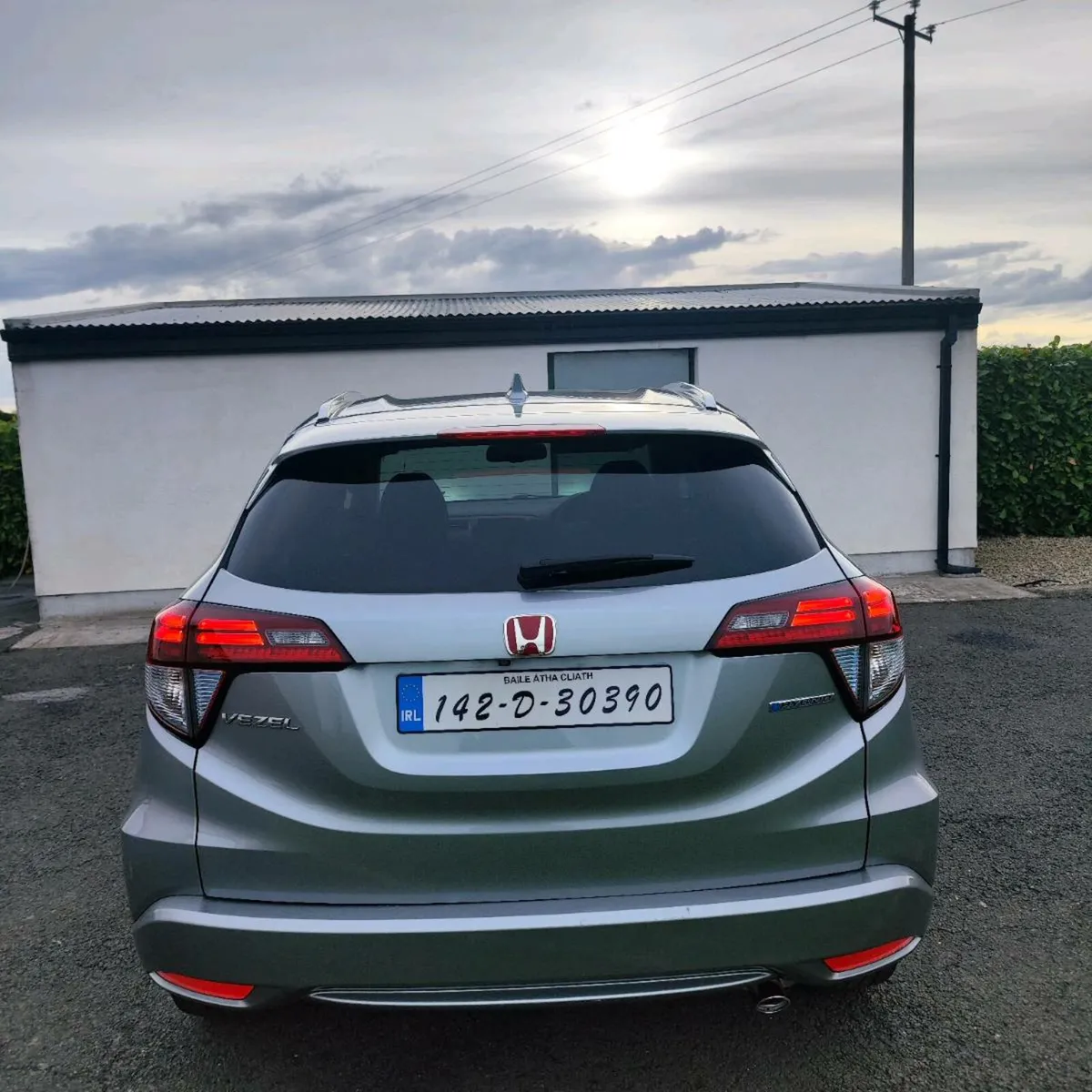 Honda Vezel HR-V AutomaticTopHighSpec Price Negoti - Image 3