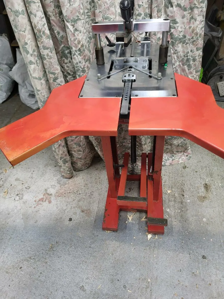 Underpinner - Image 1