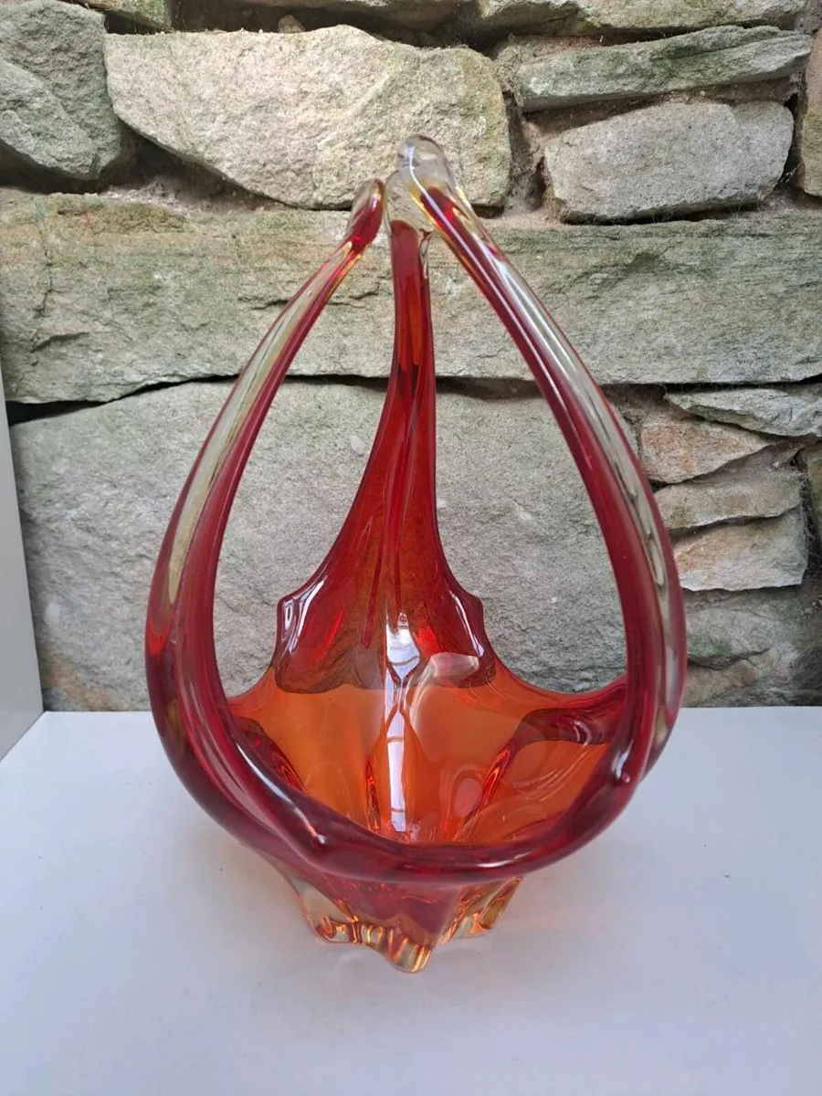1960s red and orange Murano vase - Image 2