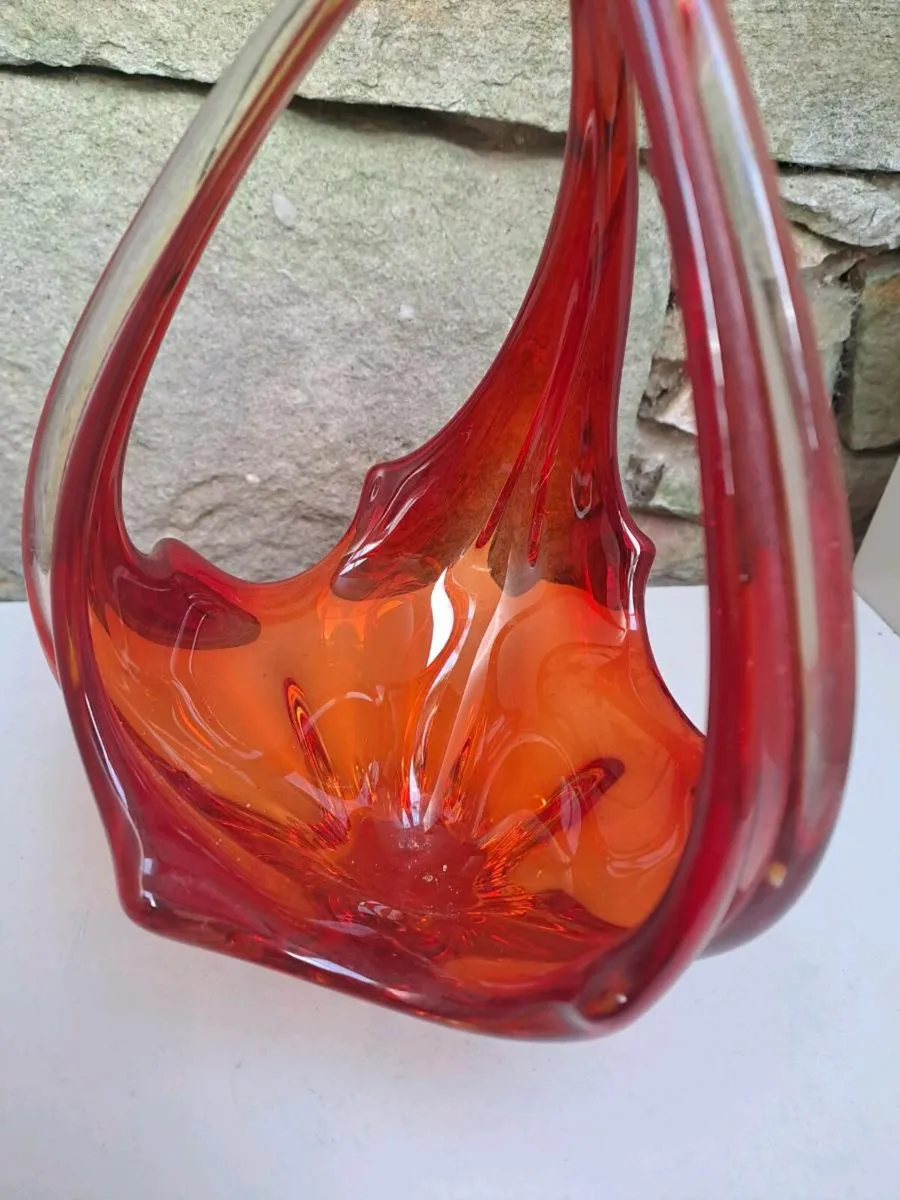 1960s red and orange Murano vase - Image 3