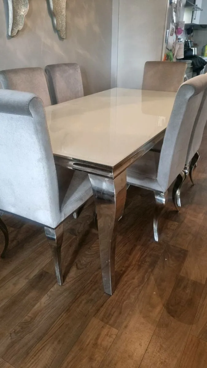 Dining Table & 6 Chairs - Image 1