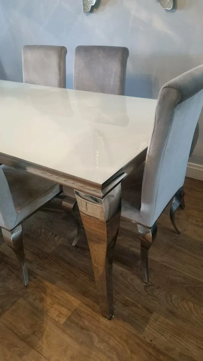 Dining Table & 6 Chairs - Image 4