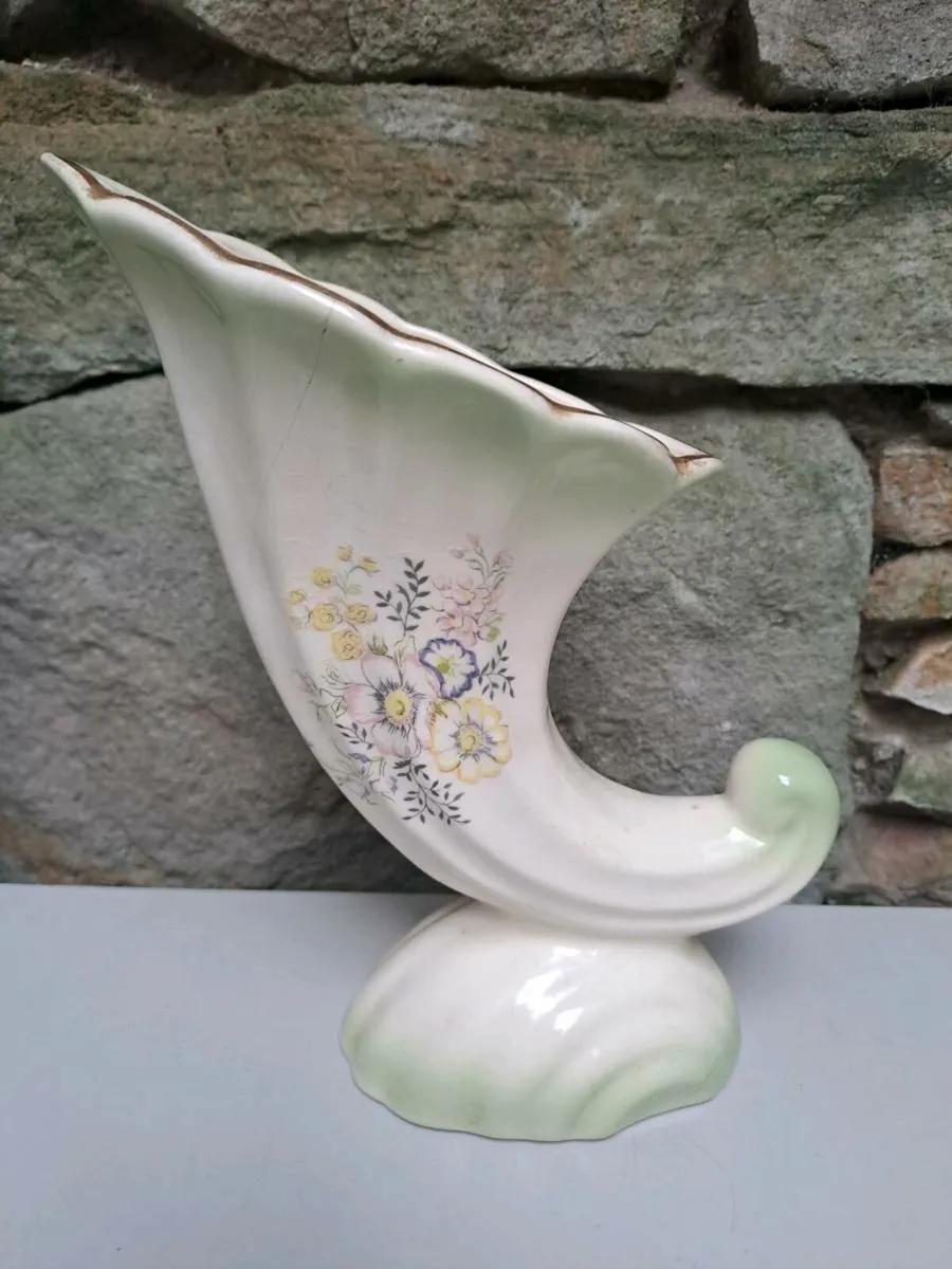 Vintage Romanian pottery vase - Image 1