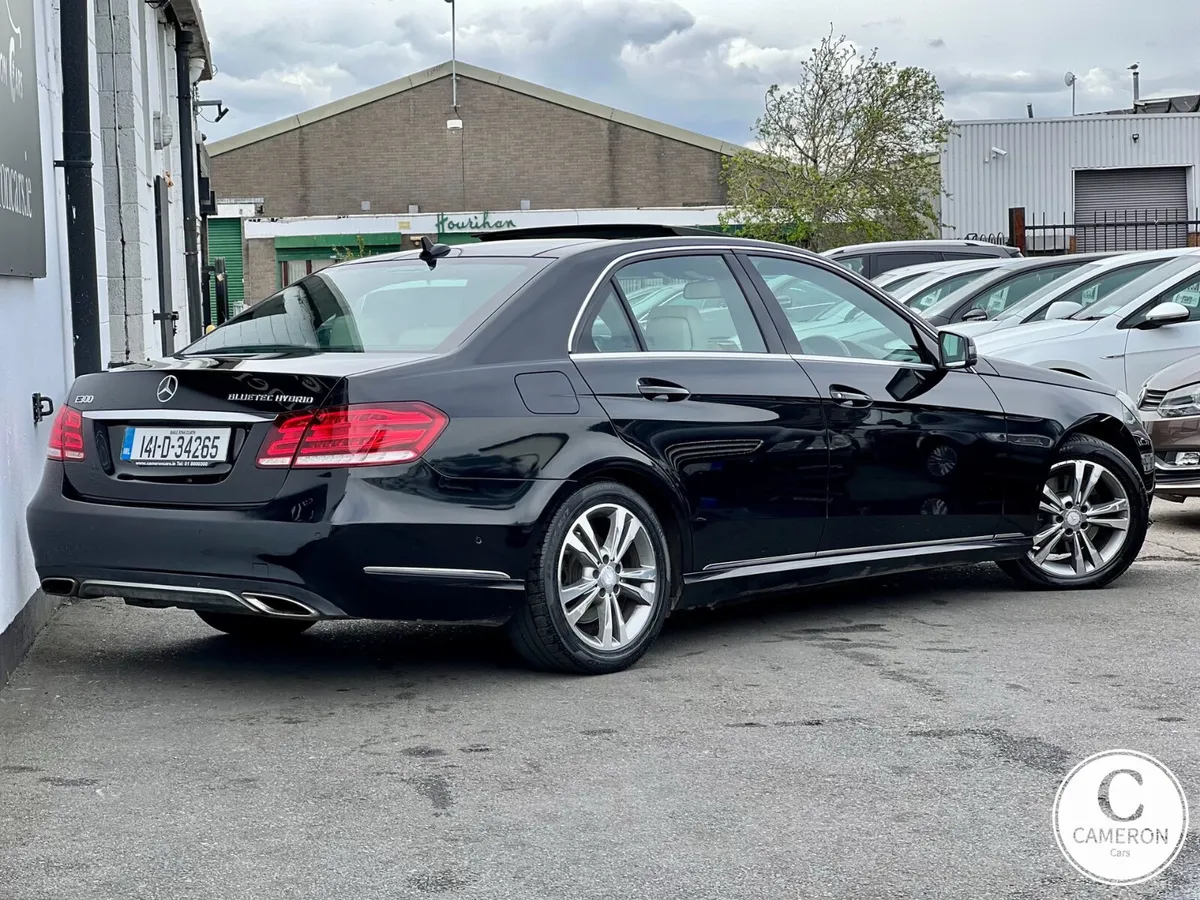 MERCEDES BENZ E300 BLUETEC HYBRID CLASSIC SPORT - Image 3