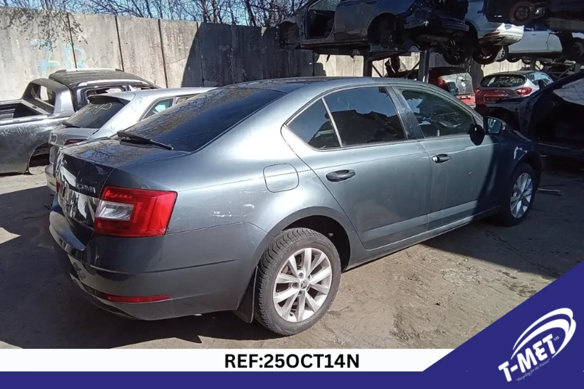 2017 SKODA OCTAVIA BREAKING FOR PARTS - Image 4