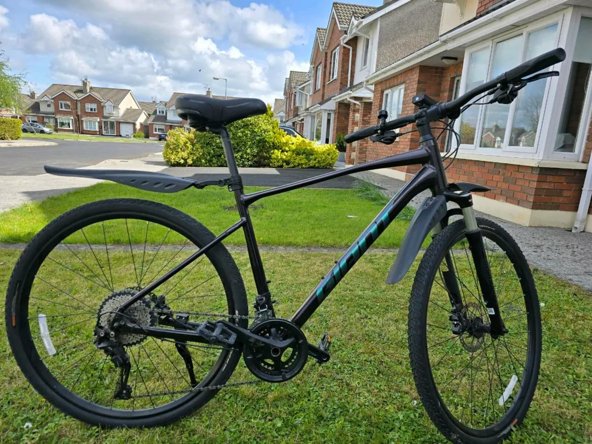 2 Bicycles Giant - Image 2