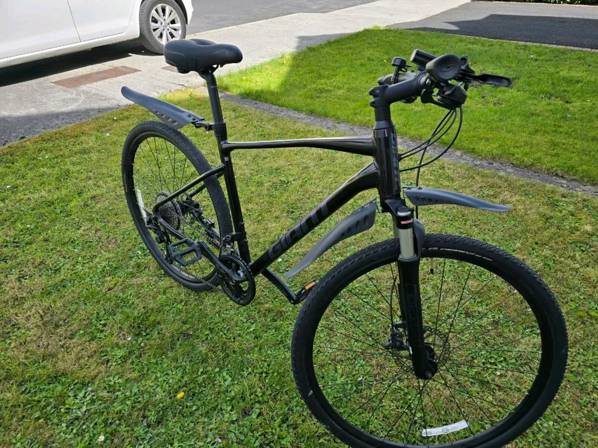 2 Bicycles Giant - Image 3