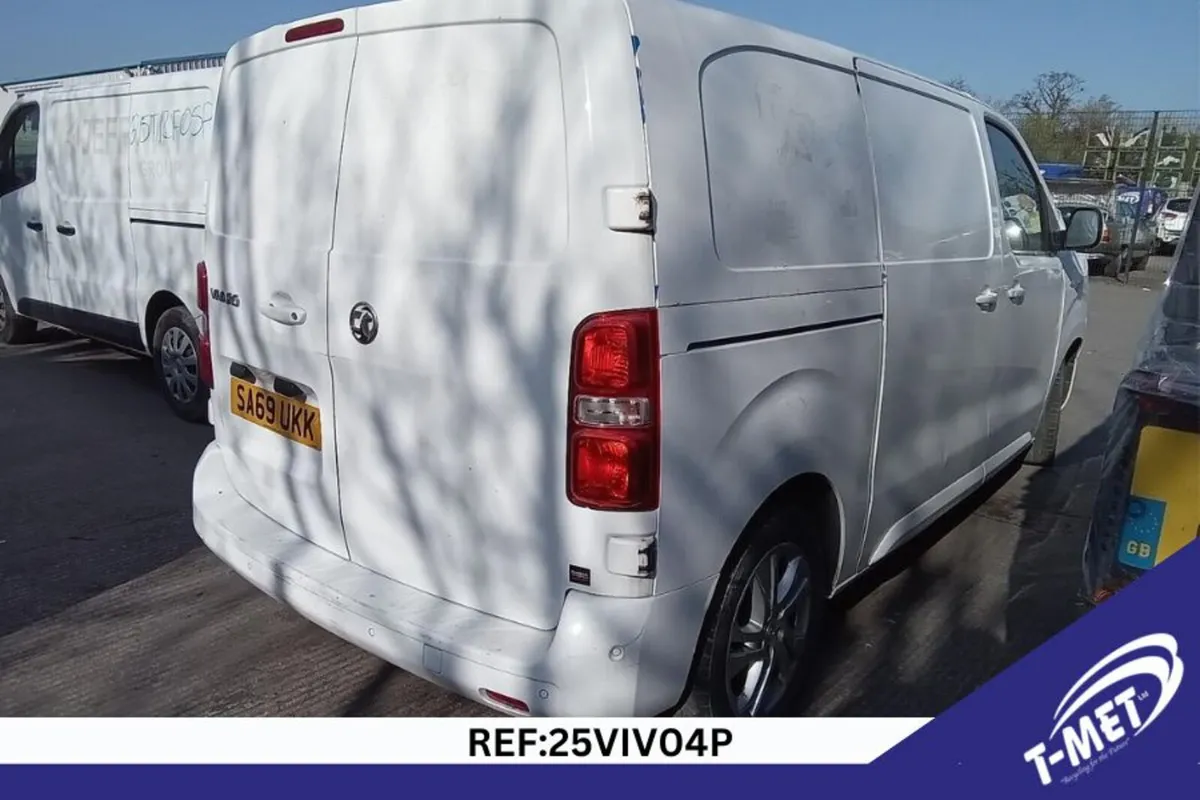 2019 VAUXHALL VIVARO BREAKING FOR PARTS - Image 3