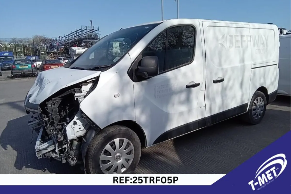 2021 RENAULT TRAFFIC BREAKING FOR PARTS - Image 4
