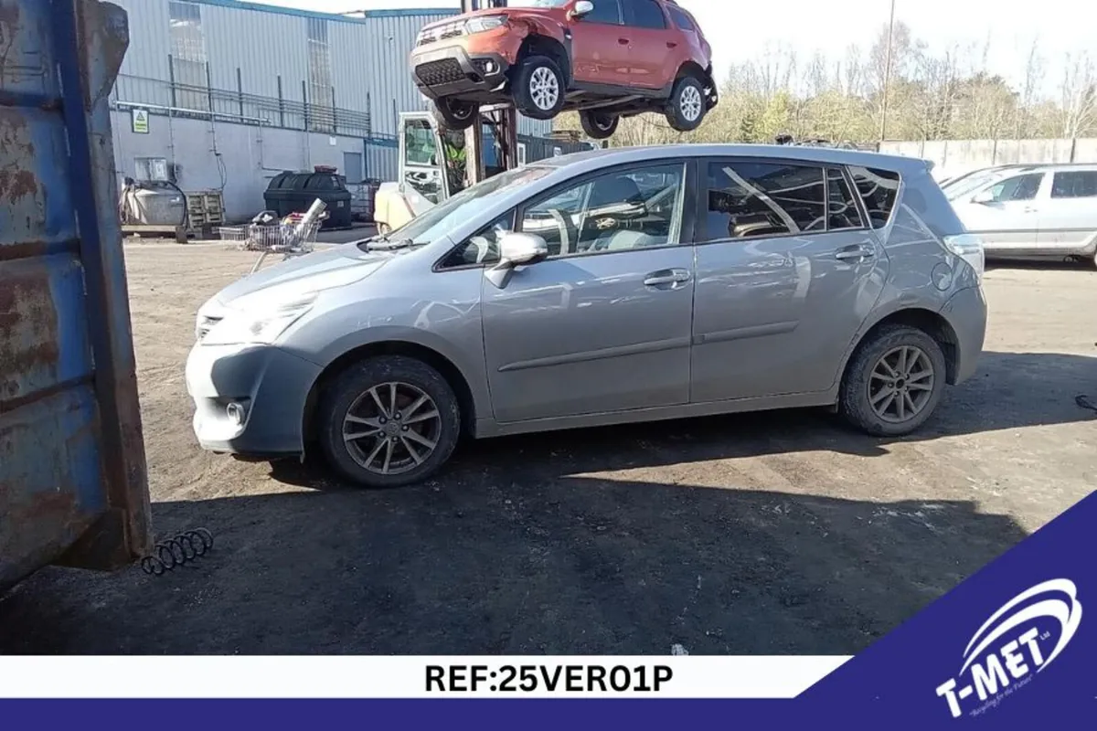 2013 TOYOTA VERSO BREAKING FOR PARTS - Image 3