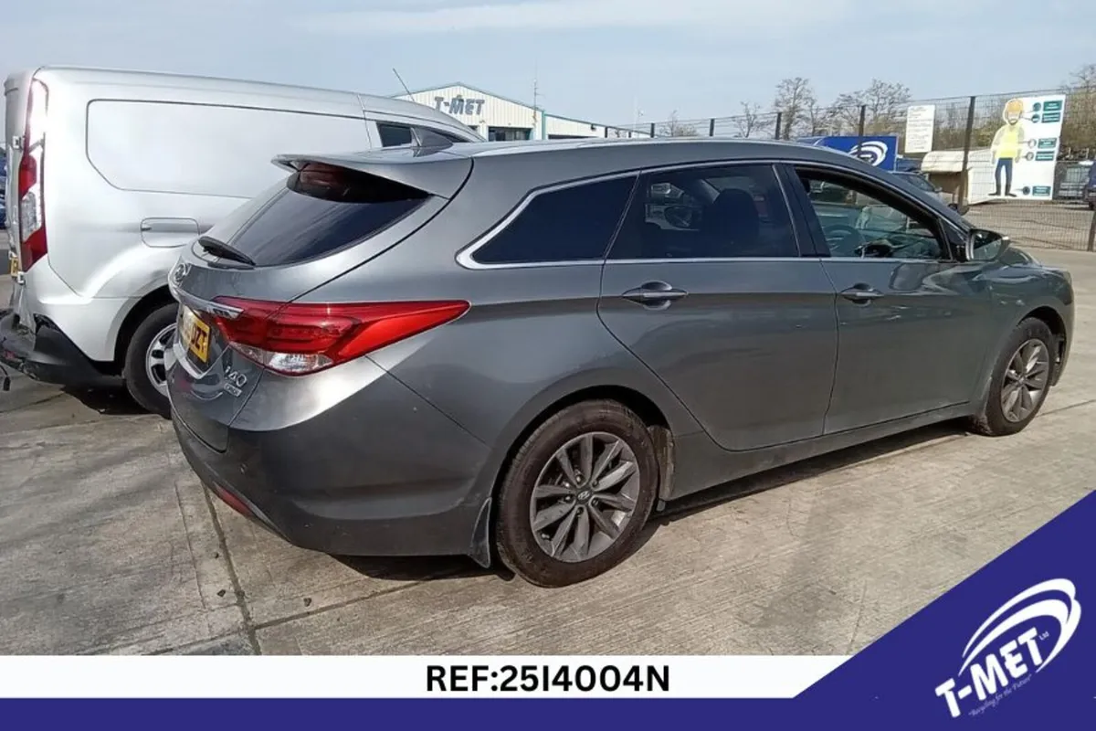 2018 HYUNDAI I40 BREAKING FOR PARTS - Image 3