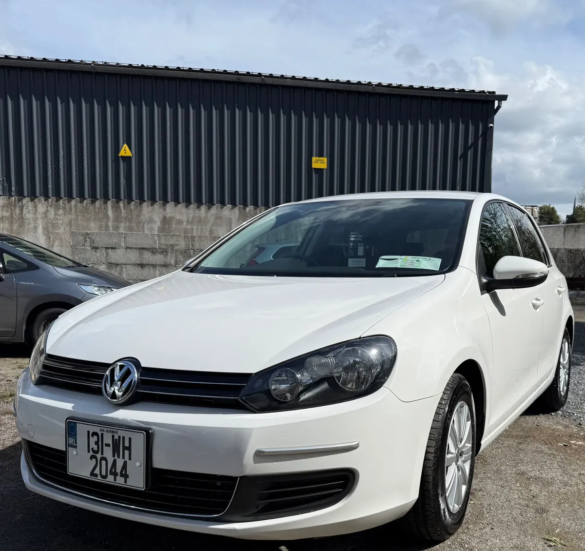 Volkswagen Golf 2013/Automatic/ Reverse Camera - Image 1