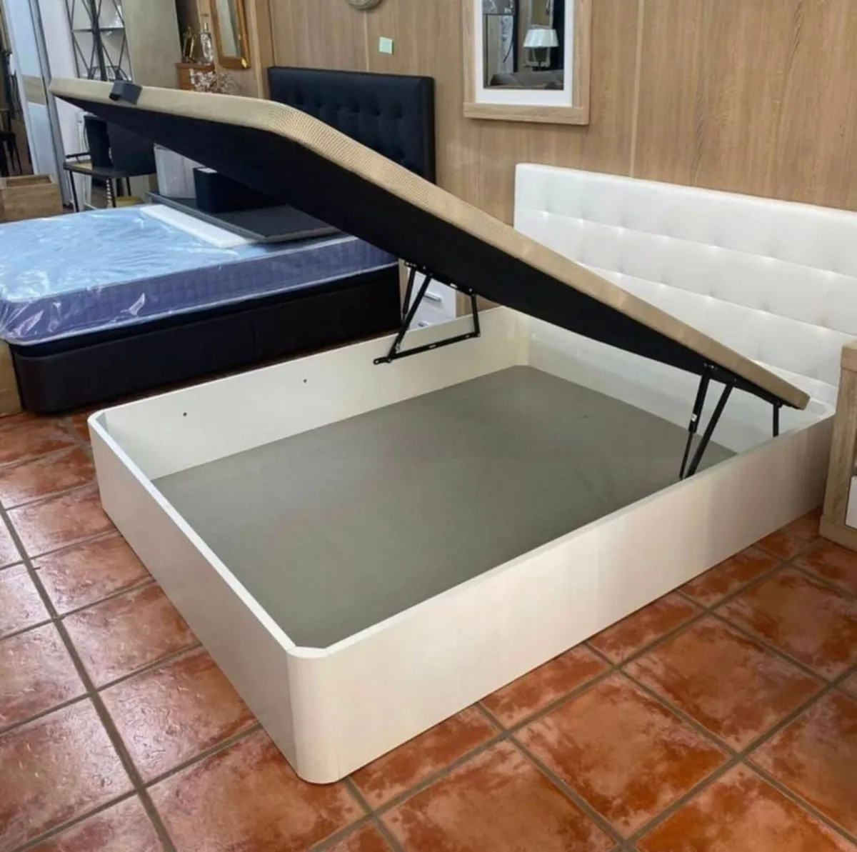 White Ottoman Storage Bed – single - Image 1