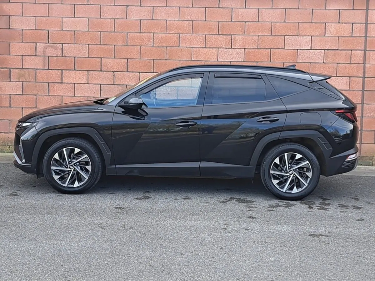 Hyundai Tucson Executive Model 1.6 Diesel. - Image 3