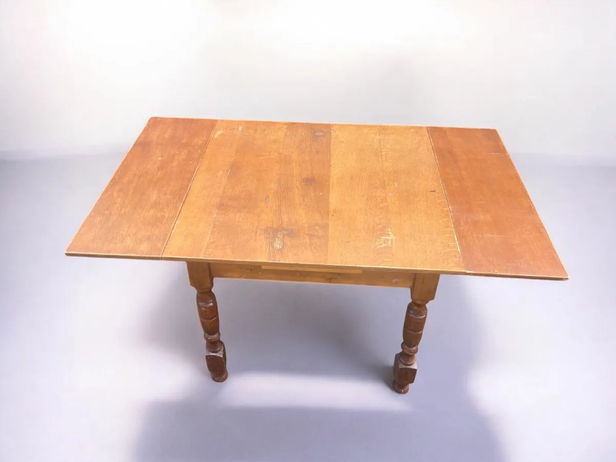 Table - Vintage - Mid Century - Extending. - Image 4