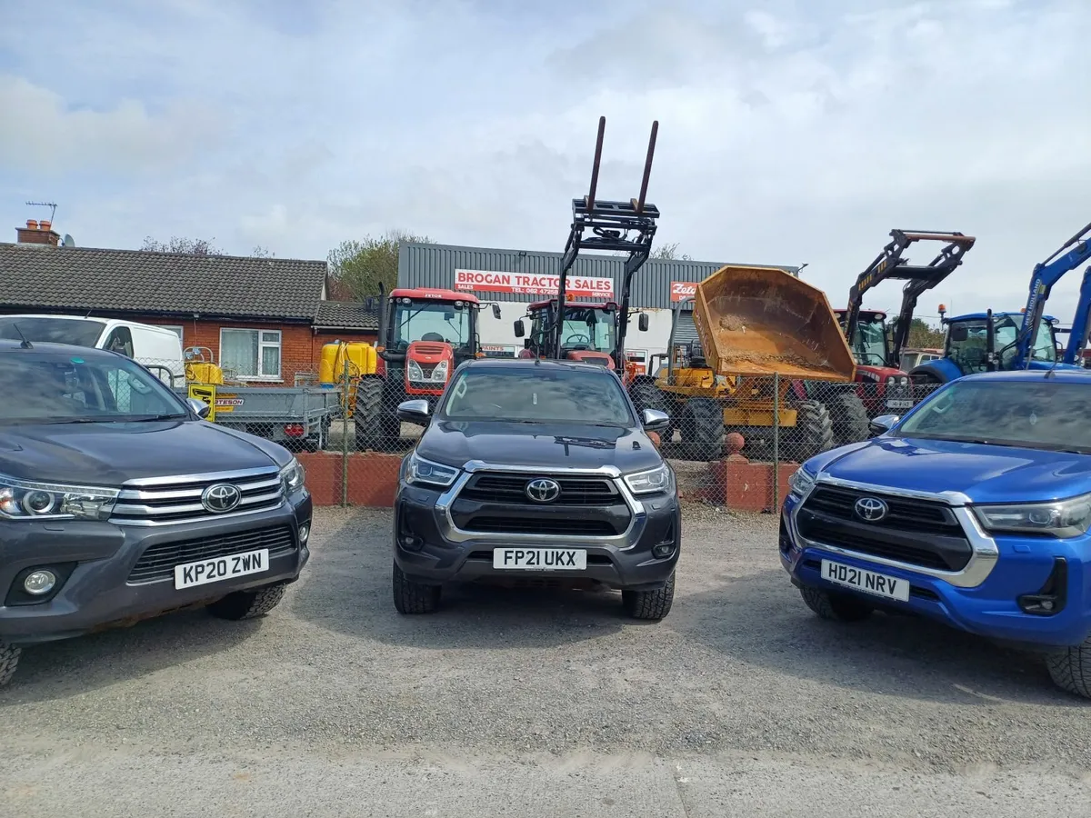 Selection of Tractors For Sale - Image 4