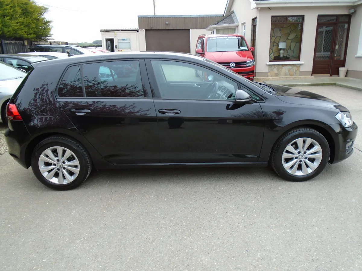 Volkswagen Golf 2017,Petrol 1.2 tsi,low mileage - Image 2