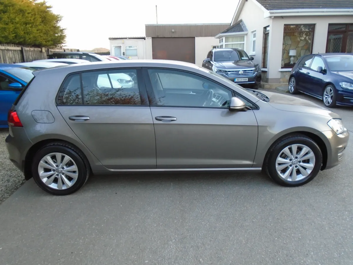Volkswagen Golf 2014,1.6-tdi,se,cruise,auto lights - Image 2