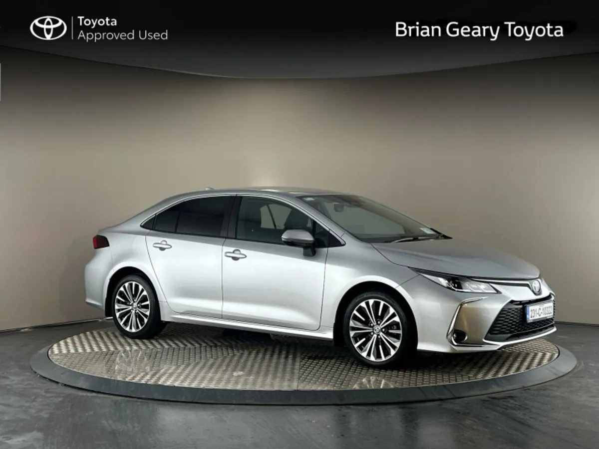 Toyota Corolla HYBRID LUNA SPORT SALOON - Image 1